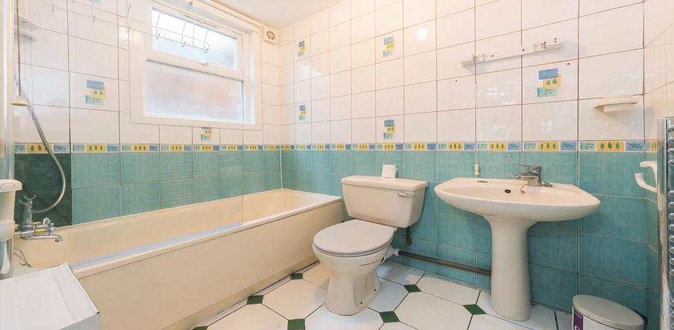 			NEW INSTRUCTION (Private Garden), 4 Bedroom, 1 bath, 1 reception Flat			 Fleetwood Road, DOLLIS HILL